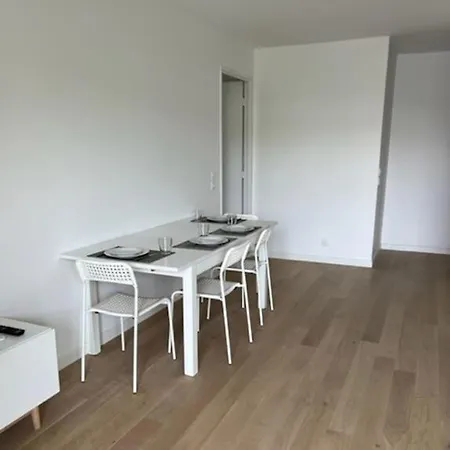 Moderne A Proximite De Paris, * 클리시